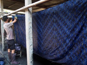 Batik Motif Geblek Renteng dan Bela Beli Kulonprogo ala Bupati Hasto