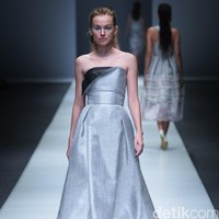 Peggy Hartanto Dewi Fashion Knight Jakarta Fashion Week 2016 at Senayan City. Jakarta. [Foto: Mohammad Abduh/Wolipop]