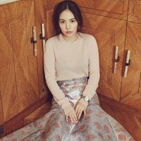 Pemain film Sunny ini lahir dengan nama yang jauh berbeda, Jung Eun Ran. Dia hampir memakai nama Lee Hyo Rin karena dinilai mirip penyanyi bernama Lee Hyo Ri. Namun akhirnya memilih Min Hyo Rin. Foto: dok. ONE