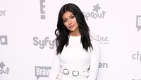Kylie memamerkan kaki jenjangnya di NBCUniversal Cable Entertainment Upfront 2015 pada 14 Mei 2015 di New York. Robin Marchant/Getty Images/detikFoto.