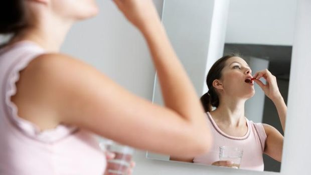 Nyeri tak tertahankan saat menstruasi mengharuskan beberapa wanita minum pereda nyeri