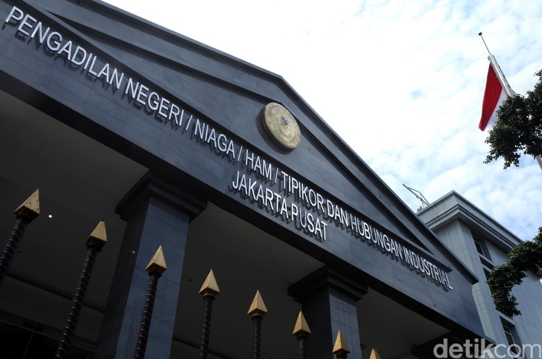 Terdakwa Dagang Perkara Panik Sebelum OTT KPK, Minta Istri Buang Uang ke WC Terdakwa Dagang Perkara Panik Sebelum OTT KPK, Minta Istri Buang Uang ke WC