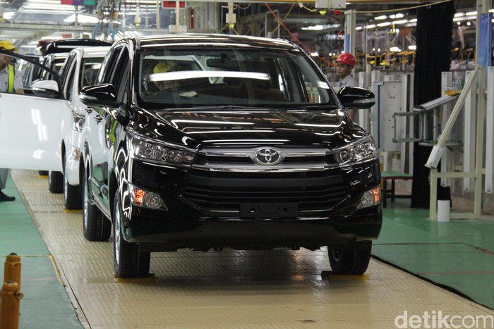 Pabrik Kijang Innova di Karawang