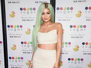 Ingin Ganti Warna Rambut, Kylie Jenner Minta Saran di Media Sosial