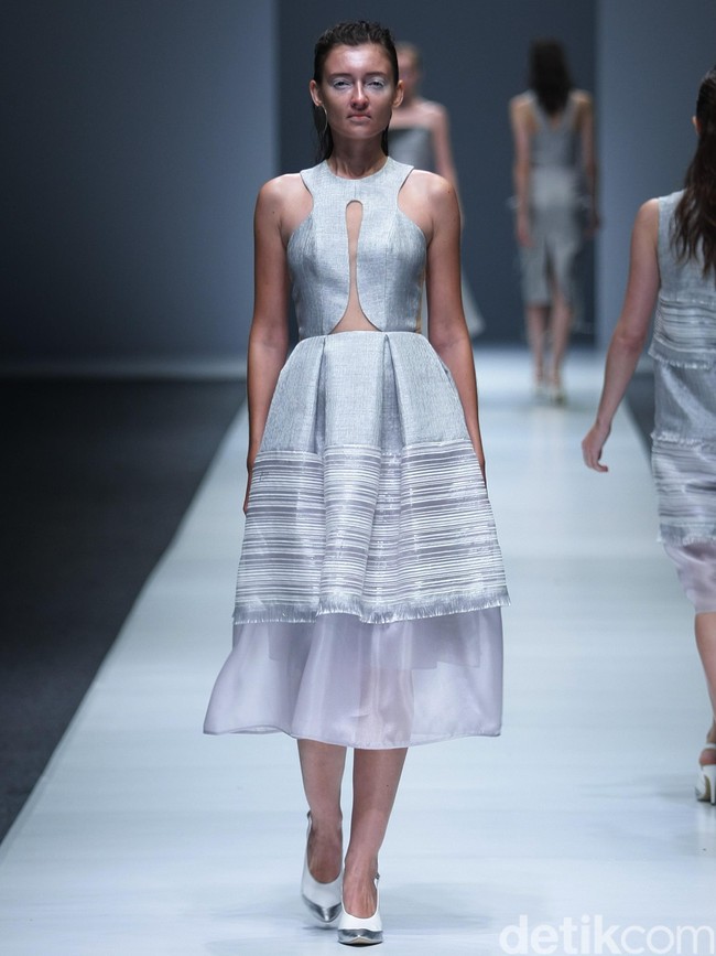 Peggy Hartanto Dewi Fashion Knight Jakarta Fashion Week 2016 at Senayan City. Jakarta. [Foto: Mohammad Abduh/Wolipop]