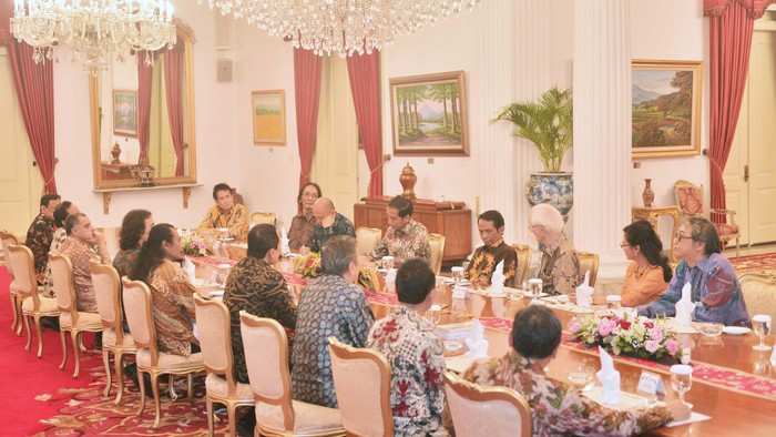 Cara Budayawan Beri Masukan untuk Presiden Jokowi