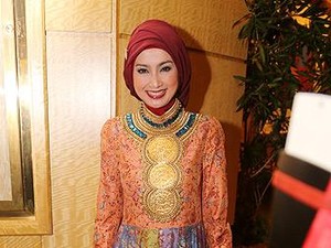Kritik Membangun dari Desy Ratnasari untuk Peserta Sunsilk Hijab Hunt