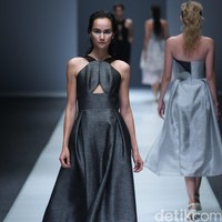 Peggy Hartanto Dewi Fashion Knight Jakarta Fashion Week 2016 at Senayan City. Jakarta. [Foto: Mohammad Abduh/Wolipop]