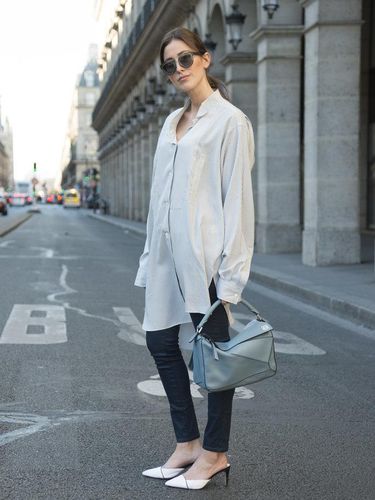 Trik Pakai <i>Legging</i> Agar Tak Saltum Seperti Ayu Ting Ting