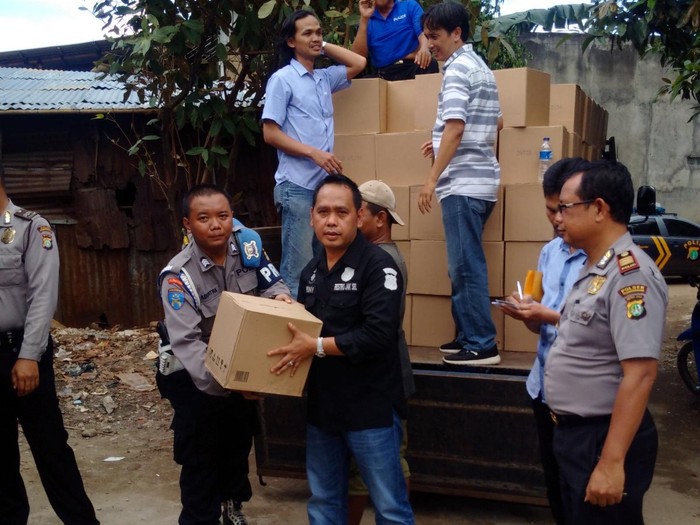 Gerebek Gudang di Pesanggrahan, Polisi Amankan Miras dan Obat Kuat