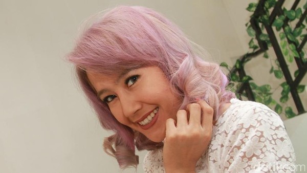 Pink Hair Dont Care! Rambut Ardina Rasti Seperti Gulali
