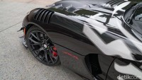 Dodge Viper ACR ini tampak kian garang dengan wrapping ala Kylo Ren (Istimewa/ Fiat Chrysler Automobiles).
