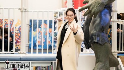 Cantiknya Shin Min-a Bergaya dengan Cake hingga Kopi