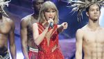 10 Penampilan Memesona Taylor Swift Sepanjang 2015
