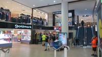 Ada sejumlah pusat perbelanjaan di kawasan ini. Yang paling utama adalah The Myer Centre yang terdiri dari banyak tenant fashion (Fitraya/detikTravel)