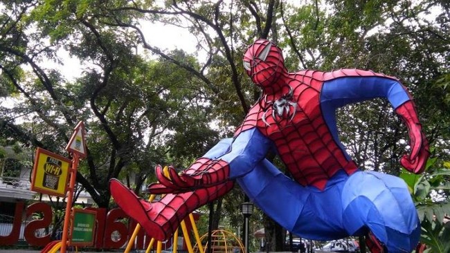 5 Hal yang Harus Diperhatikan Saat Anak Mengidolakan Superhero