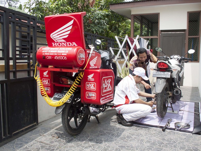 Malas Gerak ke Bengkel untuk Servis Pakai Jasa Servis 