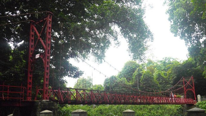 Jembatan cinta Kebun Raya Bogor