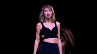 Dalam konser 1989 di Los Angeles, ia tampil seksi dengan bra dan hot pants hitam. Christopher Polk/Getty Images for TAS/detikFoto.