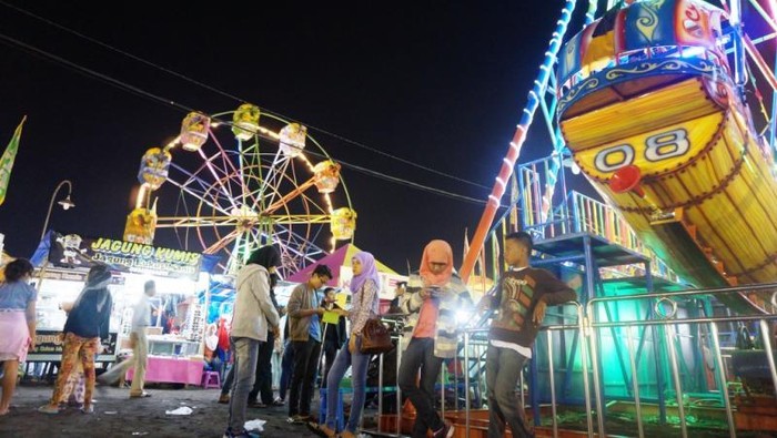 Pasar malam Sekaten di Yogya