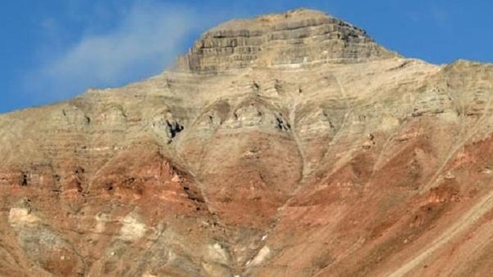 Piramida di Norwegia, Ada di Puncak Gunung