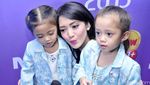 Kebersamaan Ririn Dwi Ariyanti dan Dua Putrinya