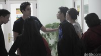 Mischa Chandrawinata juga ikut menemani. Pool/Ismail/detikFoto.