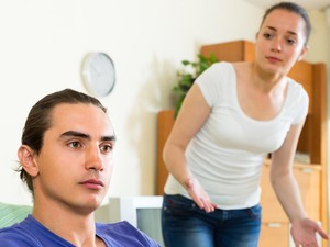 Kekasih Tak Menghubungi Lagi Setelah Bertengkar karena Telat ke Kantor