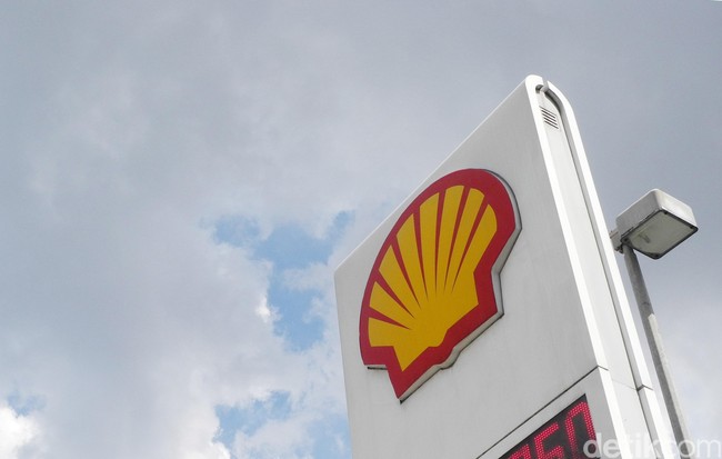 Perusahaan minyak Shell awalnya memulai bisnis sebagai toko barang antik. Kemudian mereka menjual shell (cangkang kerang), dan 50 tahun kemudian baru masuk ke bisnis perminyakan.  Foto: Ari Saputra