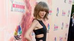 10 Penampilan Memesona Taylor Swift Sepanjang 2015