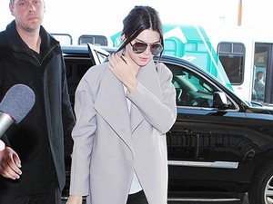 7 Sepatu Favorit Selebriti Sepanjang 2015