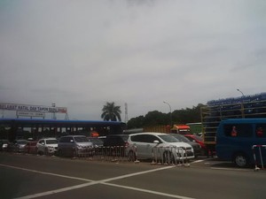 Mungkin Sebaiknya Hindari Arah ke Puncak, Macet Tak Gerak Hingga 13 Km