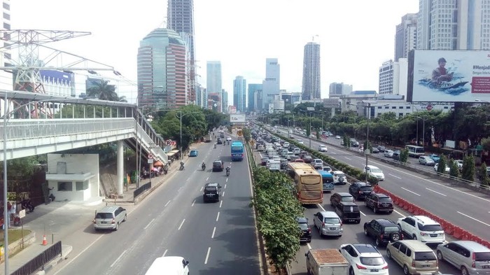 Terbaru, Ini Penampakan Macet Tak Berujung di Tol Dalam Kota Arah Cikampek