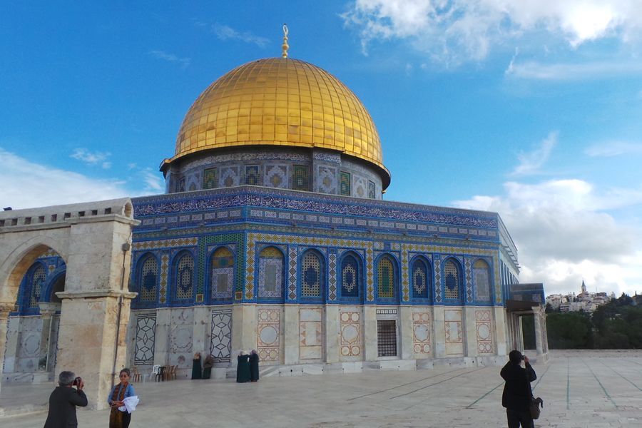 Ini warna kubah Masjid Al-Aqsa, jangan ditukar dengan Kubah Batu