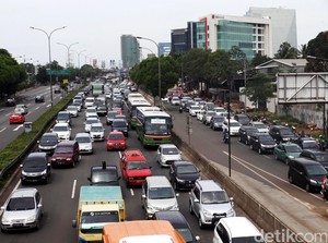 Lalin Libur Natal Macet Parah, Kakorlantas: Tol Darurat Tak Berfungsi