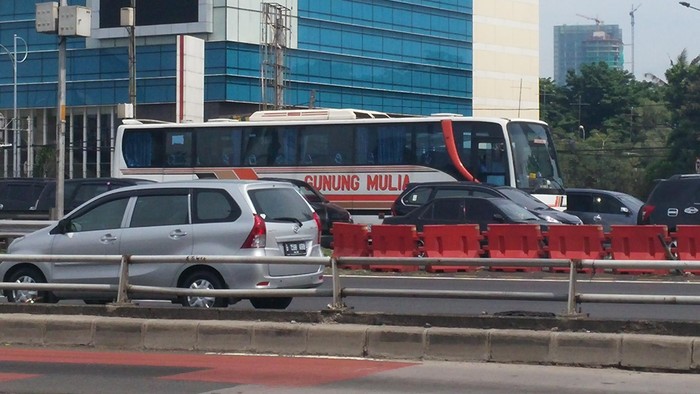 Polisi Berlakukan Sistem Buka Tutup di Rest Area Cikampek