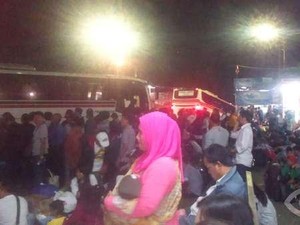 Mirip Mudik Lebaran, Calon Penumpang Menumpuk di Pool Bus dan Terminal