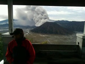Kisah Tukang Ojek Tosari hingga Penjaga Pintu Lautan Pasir Pasca Bromo Siaga