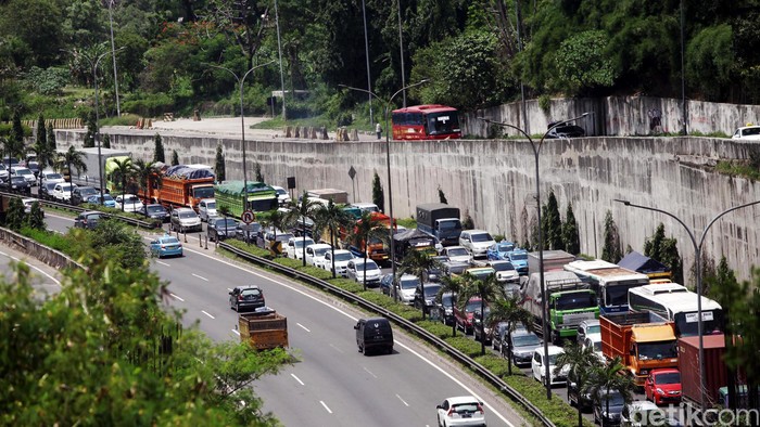 Agar Kemacetan Berkurang, Pengendara Diimbau Isi BBM Penuh Sebelum Masuk Tol