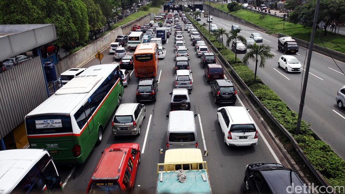 Liburan Panjang, Kemacetan dan Kepadatan Penumpang