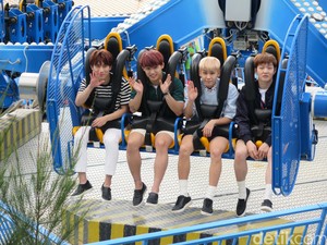 Udara Dingin, BTOB Betah Pakai Celana Pendek