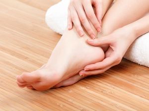 Pria Ini Alami Nyeri Kaki Hebat Akibat Seutas Rambut Melekat di Kakinya
