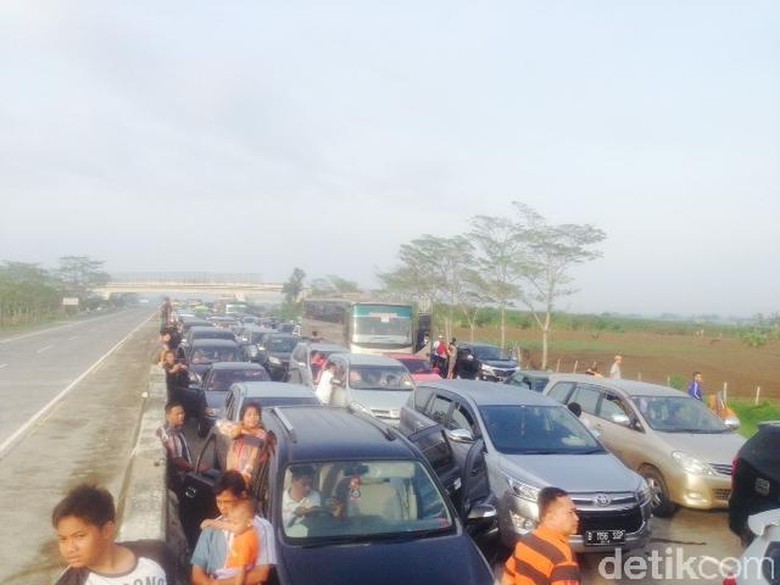 surat jalan angkutan barang Jalan Lewat 30 Truk Jonan 3 Desember Menhub Tol Larang