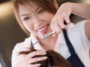 Seberapa Sering Sebaiknya Potong Rambut?