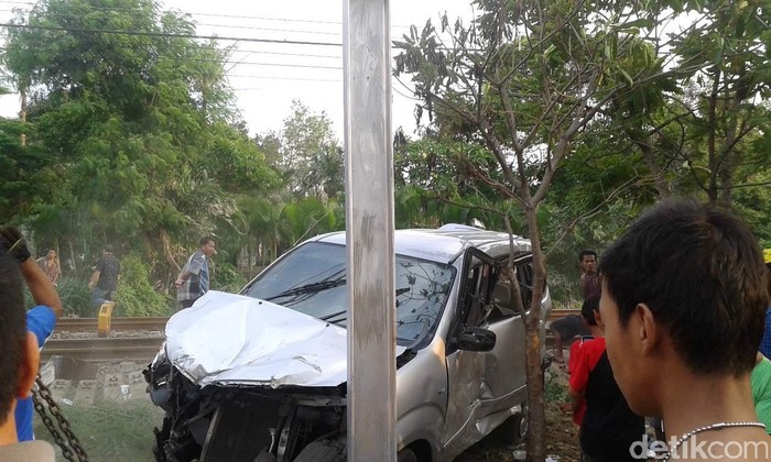 Kecelakaan dengan Avanza di Tanah Kusir, Semua Penumpang KRL Selamat