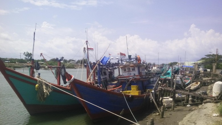 2 Kapal Tabrakan di Perairan Tuban, 15 Awak Kapal Dinyatakan Hilang 2 Kapal Tabrakan di Perairan Tuban, 15 Awak Kapal Dinyatakan Hilang