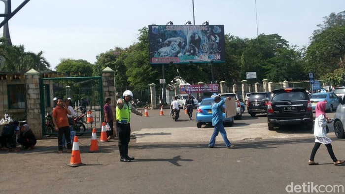 Lalin Sekitar Ragunan Macet Parah Sore Ini