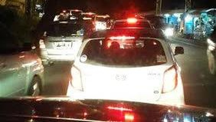 Lalin Diberlakukan Normal Dua Arah, Arah ke Puncak Masih Padat