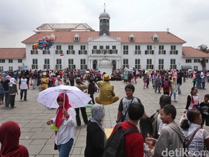 Turis Korea Kagumi Peninggalan Sejarah di Kota Tua