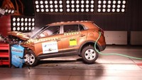 Nantinya ada nilai tersendiri berupa rating bintang jika boneka yang di dalam mobil tak mengalami kerusakan cukup parah. Misalnya, boneka yang paling sedikit lecet, pastinya menyatakan kalau mobil itu aman dan bisa saja mendapatkan lima bintang. Foto: Latin NCAP